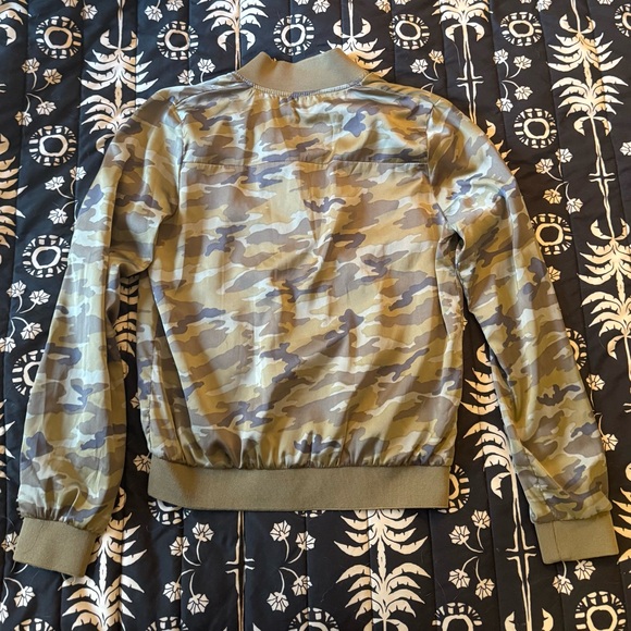 Camo Bomber Jacket - American Eagle - Picture 5 of 5